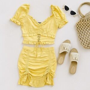 Story On Yellow Ruffle Lace-Up Puff Sleeve Crop Top & Ruched Mini Skirt Set, M